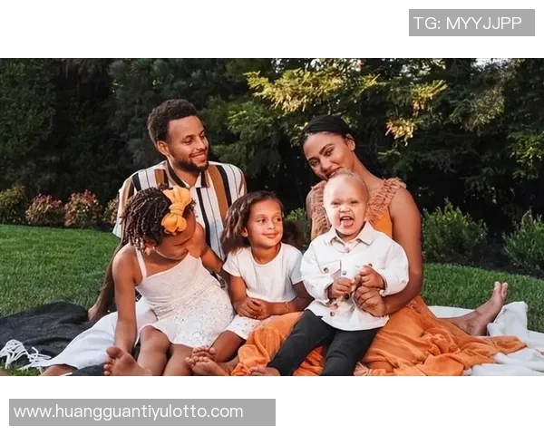 夸梅：库嫂应珍惜库里真爱而非追求外在不满