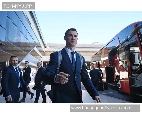 尤文前球员揭露C罗对萨里战术不满用吃草方式表达自己对比赛的理解